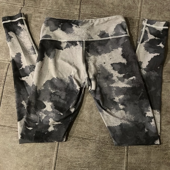 LULULEMON ATHLETICA LEGGINGS CAMO GRAY - Picture 3 of 6